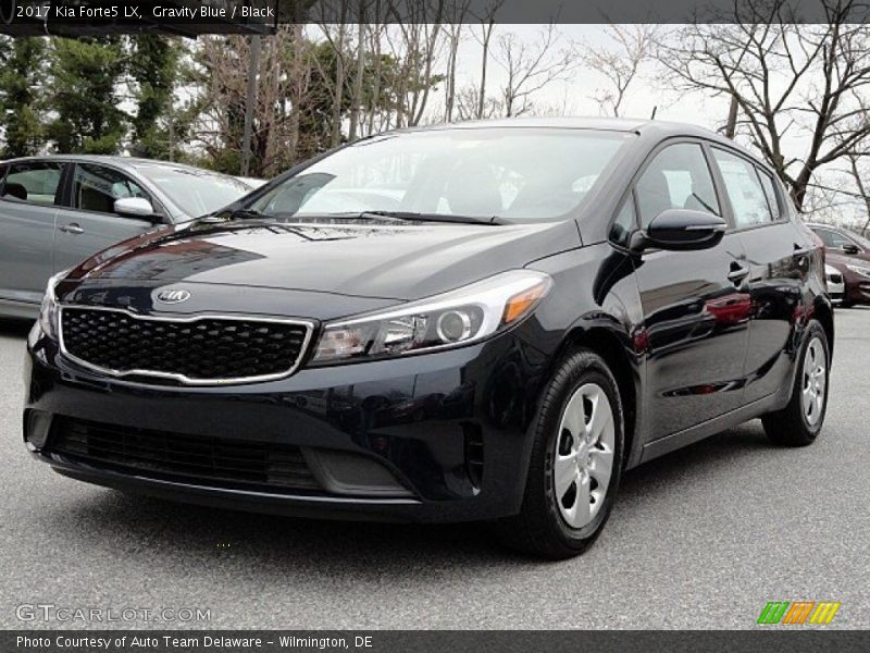 Front 3/4 View of 2017 Forte5 LX