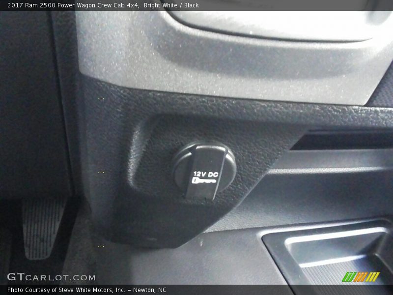 Bright White / Black 2017 Ram 2500 Power Wagon Crew Cab 4x4
