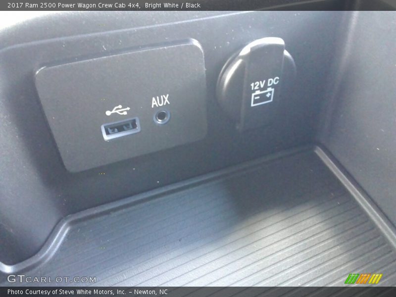 Bright White / Black 2017 Ram 2500 Power Wagon Crew Cab 4x4