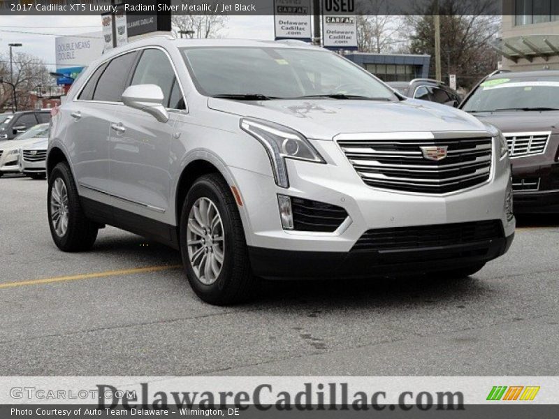 Radiant Silver Metallic / Jet Black 2017 Cadillac XT5 Luxury