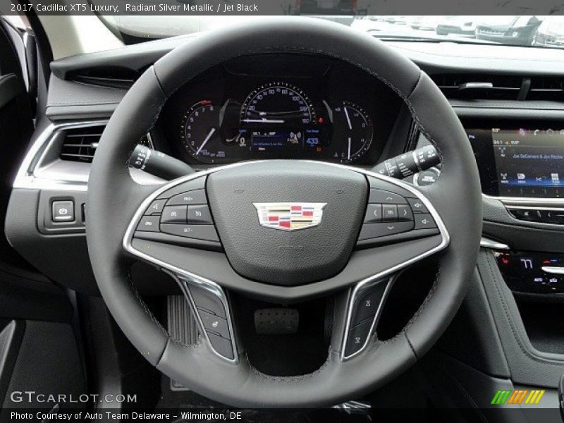 Radiant Silver Metallic / Jet Black 2017 Cadillac XT5 Luxury