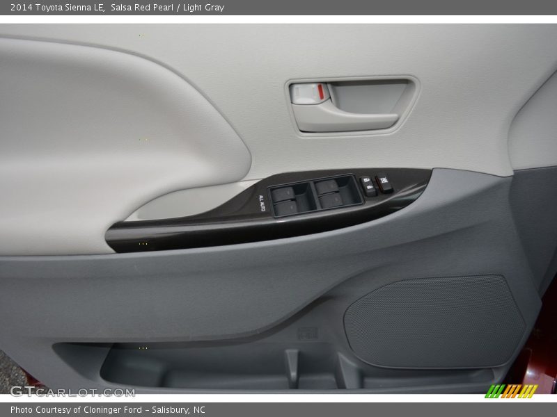 Salsa Red Pearl / Light Gray 2014 Toyota Sienna LE