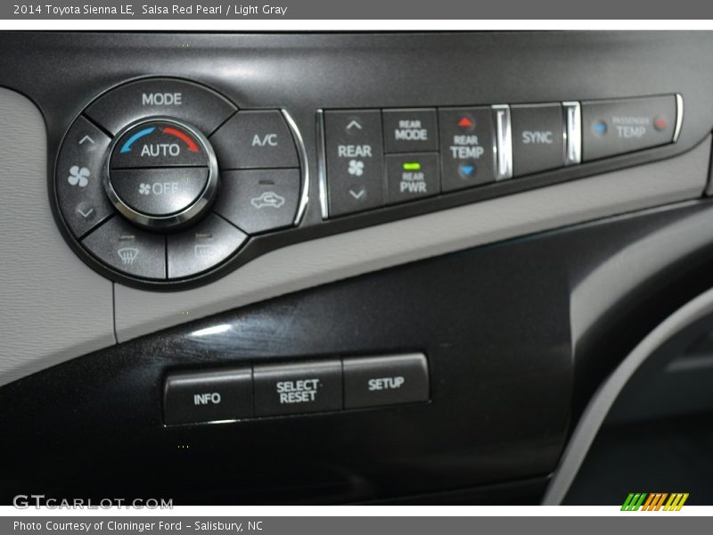 Salsa Red Pearl / Light Gray 2014 Toyota Sienna LE