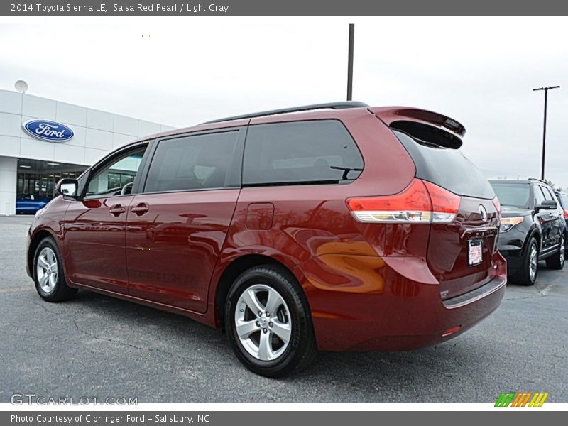 Salsa Red Pearl / Light Gray 2014 Toyota Sienna LE