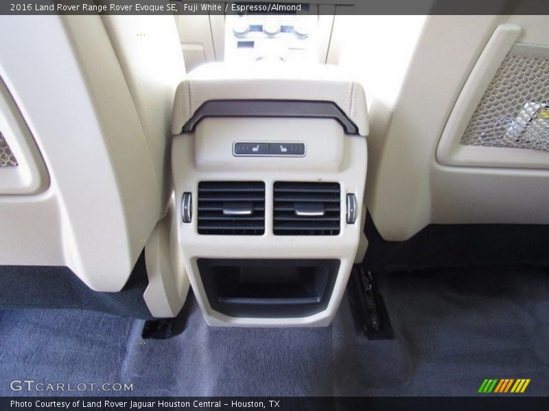 Fuji White / Espresso/Almond 2016 Land Rover Range Rover Evoque SE
