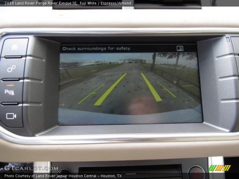 Fuji White / Espresso/Almond 2016 Land Rover Range Rover Evoque SE