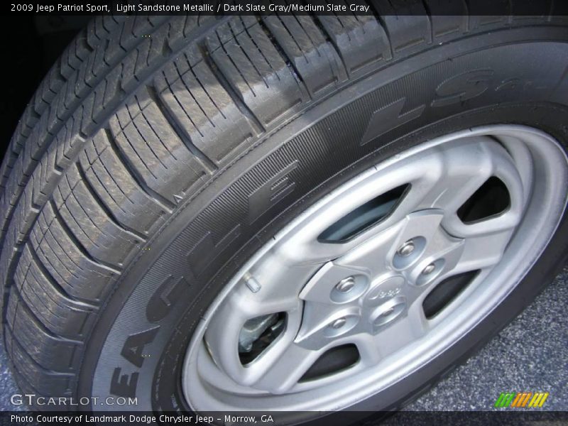Light Sandstone Metallic / Dark Slate Gray/Medium Slate Gray 2009 Jeep Patriot Sport