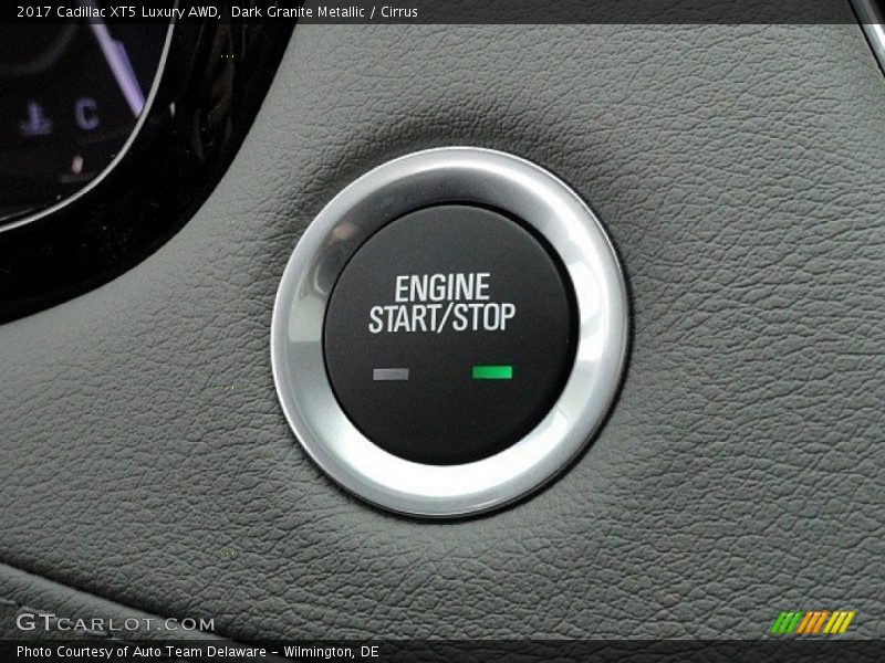 Dark Granite Metallic / Cirrus 2017 Cadillac XT5 Luxury AWD