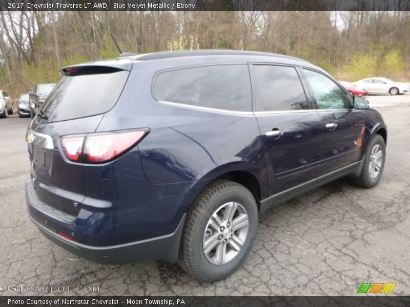 Blue Velvet Metallic / Ebony 2017 Chevrolet Traverse LT AWD