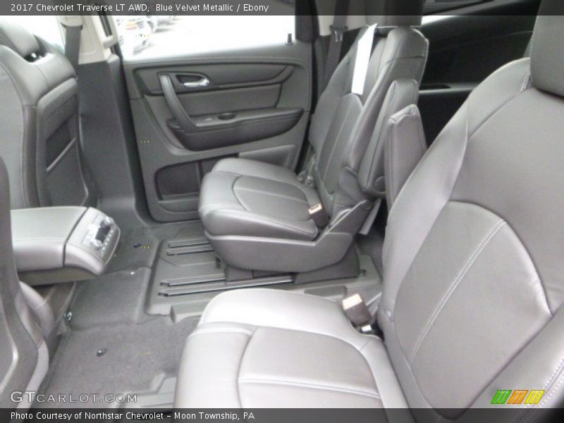 Blue Velvet Metallic / Ebony 2017 Chevrolet Traverse LT AWD