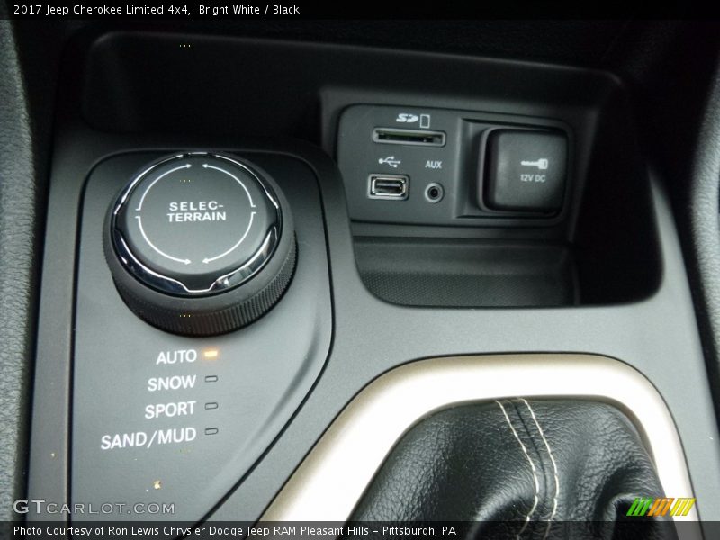 Bright White / Black 2017 Jeep Cherokee Limited 4x4