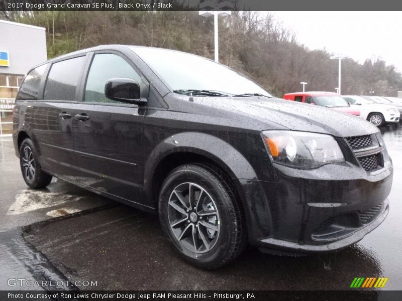 Black Onyx / Black 2017 Dodge Grand Caravan SE Plus