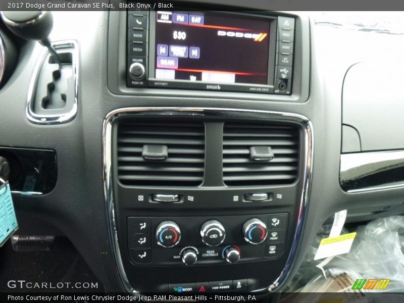 Black Onyx / Black 2017 Dodge Grand Caravan SE Plus