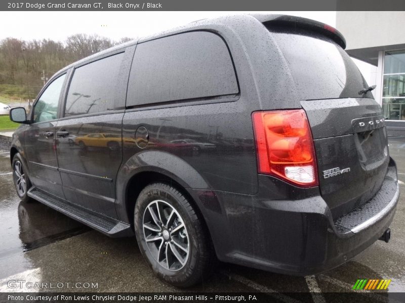 Black Onyx / Black 2017 Dodge Grand Caravan GT