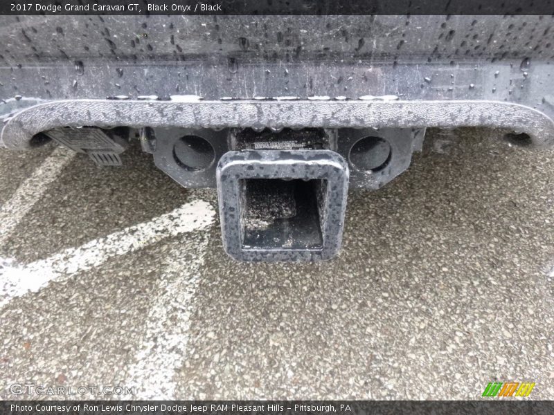 Black Onyx / Black 2017 Dodge Grand Caravan GT