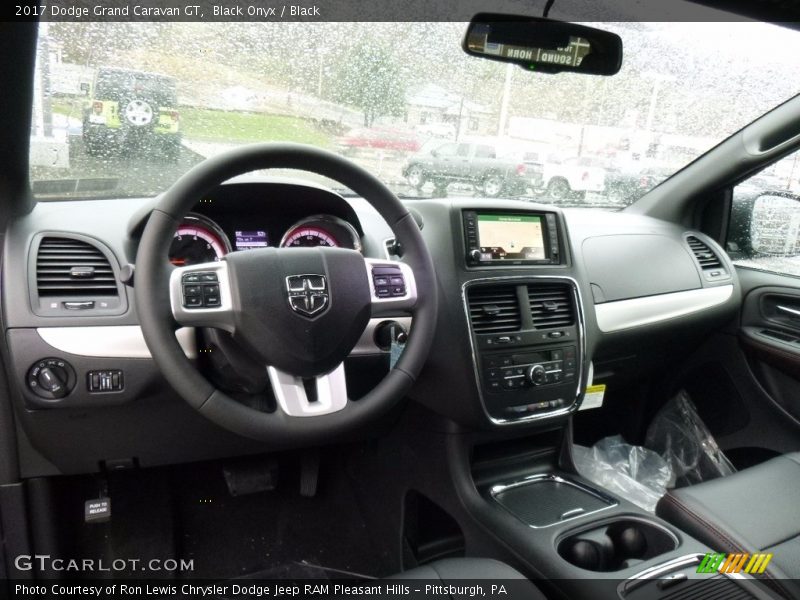 Black Onyx / Black 2017 Dodge Grand Caravan GT