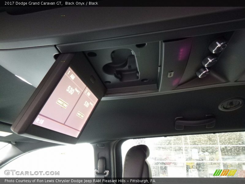Black Onyx / Black 2017 Dodge Grand Caravan GT