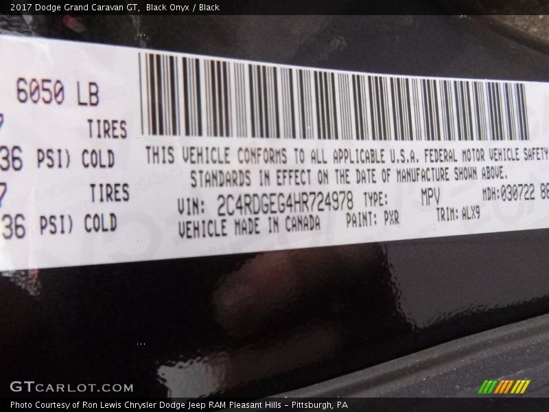 Black Onyx / Black 2017 Dodge Grand Caravan GT
