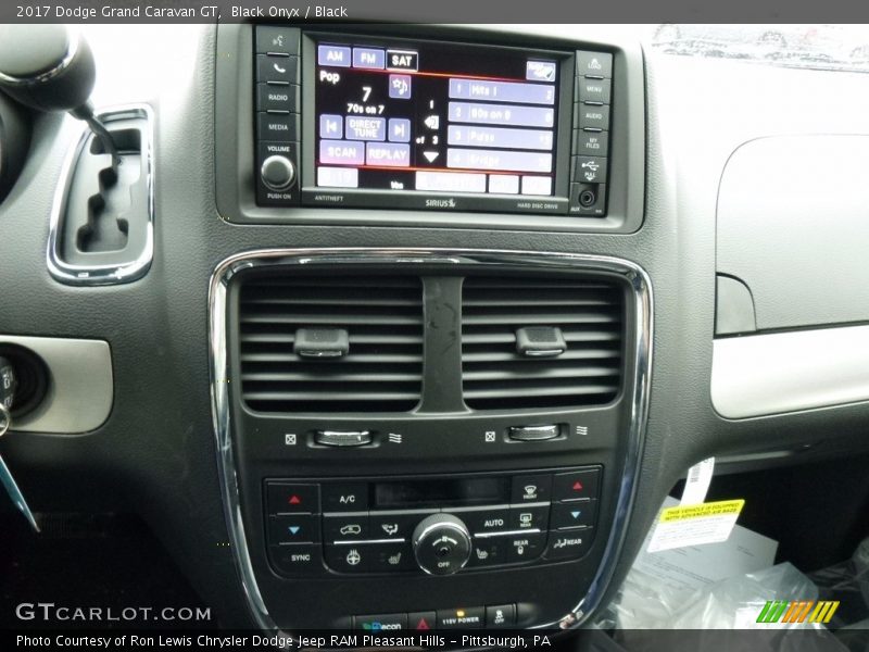 Black Onyx / Black 2017 Dodge Grand Caravan GT