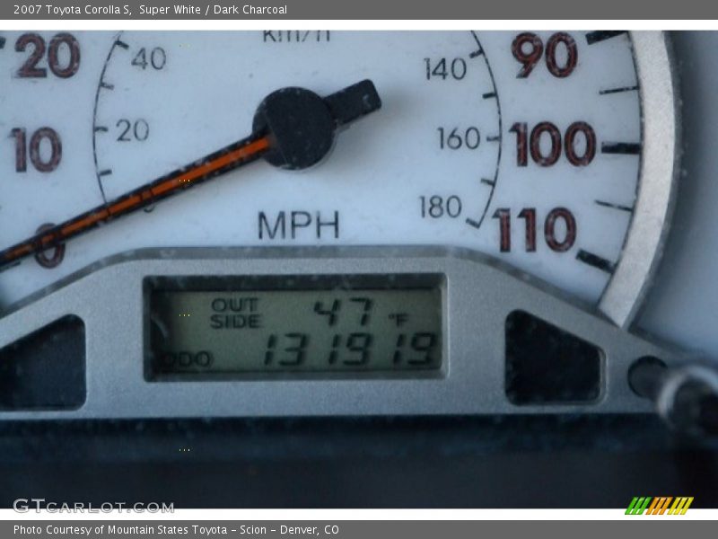 Super White / Dark Charcoal 2007 Toyota Corolla S