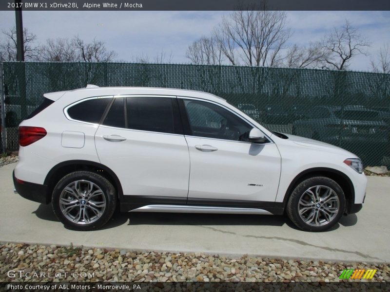 Alpine White / Mocha 2017 BMW X1 xDrive28i