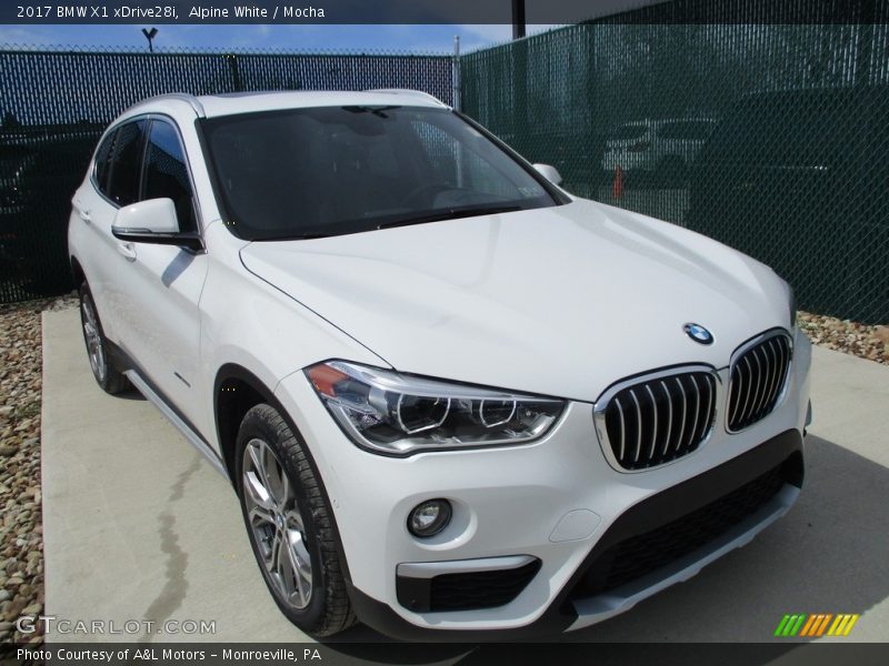 Alpine White / Mocha 2017 BMW X1 xDrive28i