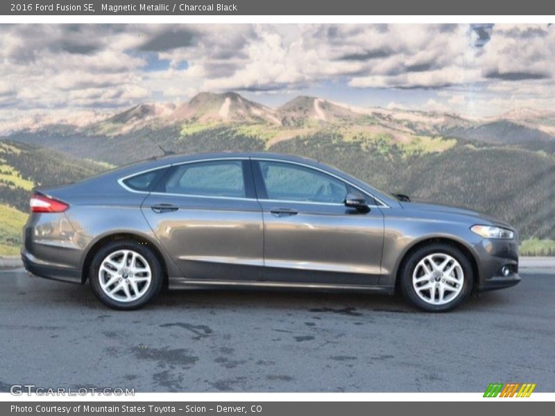 Magnetic Metallic / Charcoal Black 2016 Ford Fusion SE