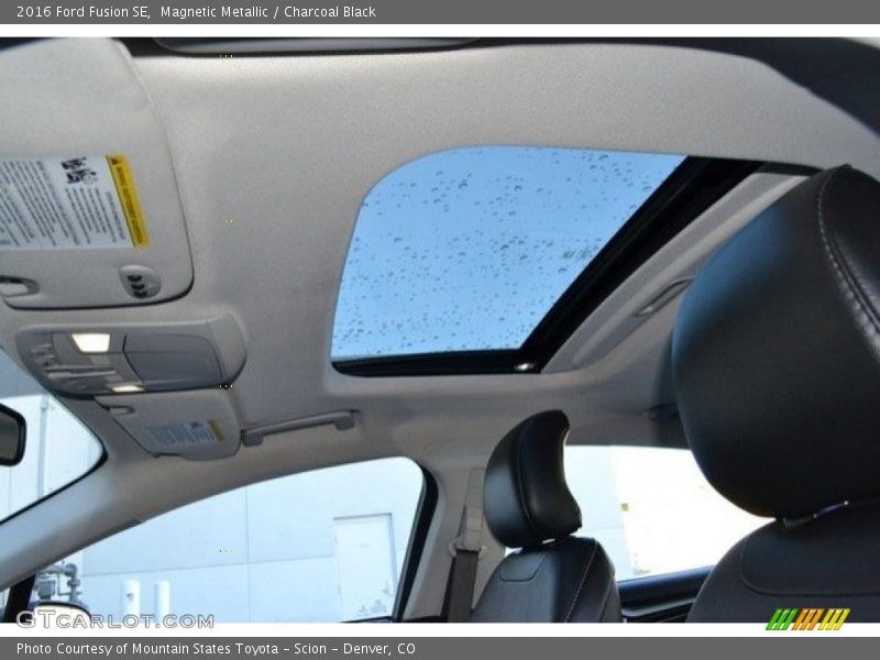 Magnetic Metallic / Charcoal Black 2016 Ford Fusion SE