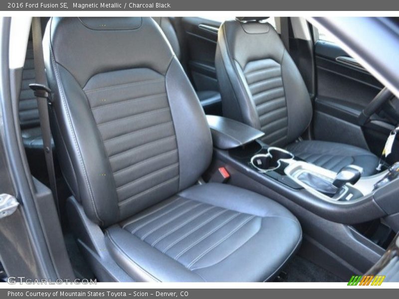 Magnetic Metallic / Charcoal Black 2016 Ford Fusion SE