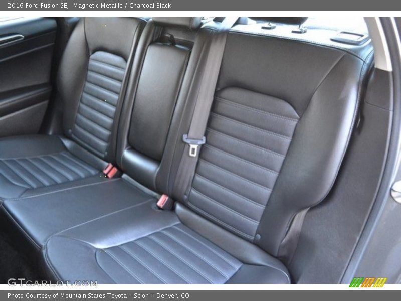 Magnetic Metallic / Charcoal Black 2016 Ford Fusion SE