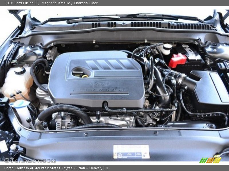 Magnetic Metallic / Charcoal Black 2016 Ford Fusion SE