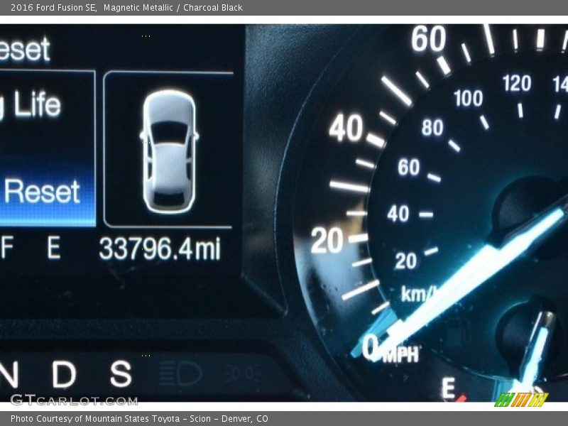 Magnetic Metallic / Charcoal Black 2016 Ford Fusion SE
