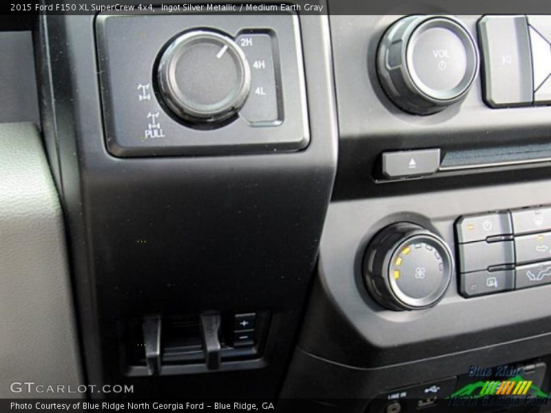 Ingot Silver Metallic / Medium Earth Gray 2015 Ford F150 XL SuperCrew 4x4