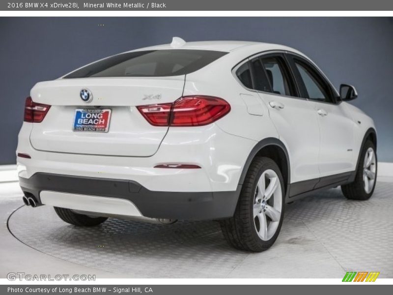 Mineral White Metallic / Black 2016 BMW X4 xDrive28i