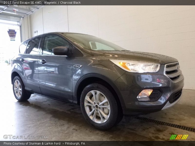 Magnetic / Charcoal Black 2017 Ford Escape SE 4WD