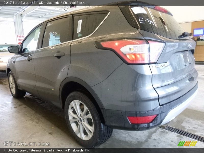 Magnetic / Charcoal Black 2017 Ford Escape SE 4WD