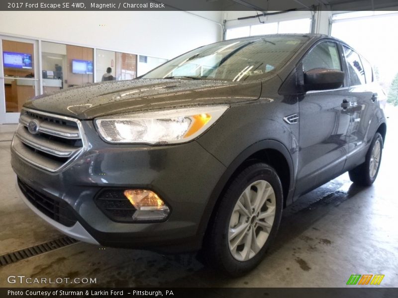 Magnetic / Charcoal Black 2017 Ford Escape SE 4WD