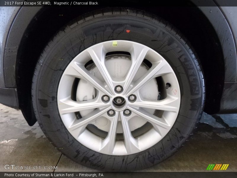 Magnetic / Charcoal Black 2017 Ford Escape SE 4WD