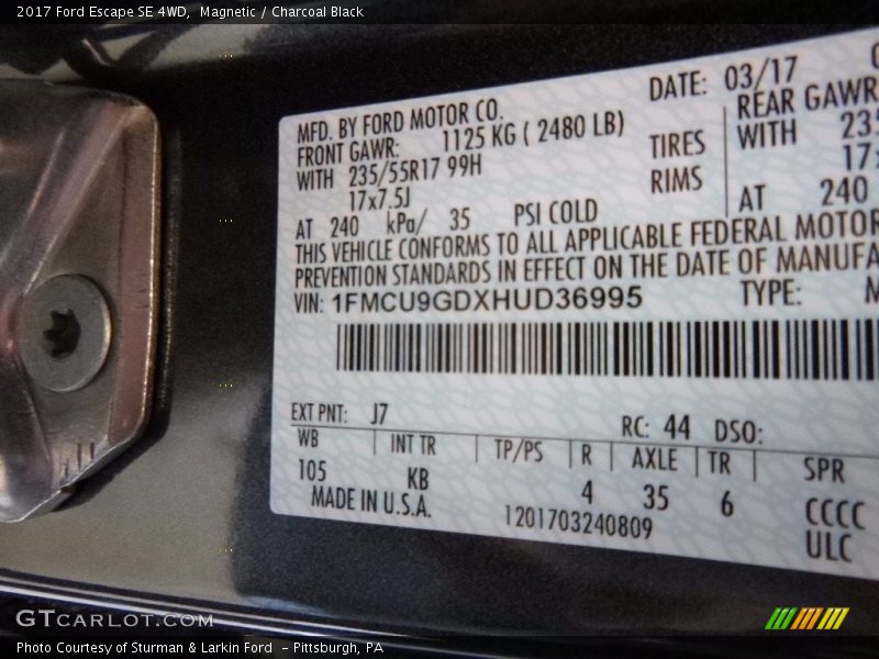 Magnetic / Charcoal Black 2017 Ford Escape SE 4WD
