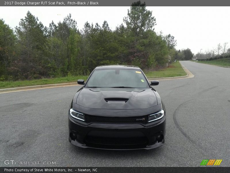 Pitch-Black / Black 2017 Dodge Charger R/T Scat Pack
