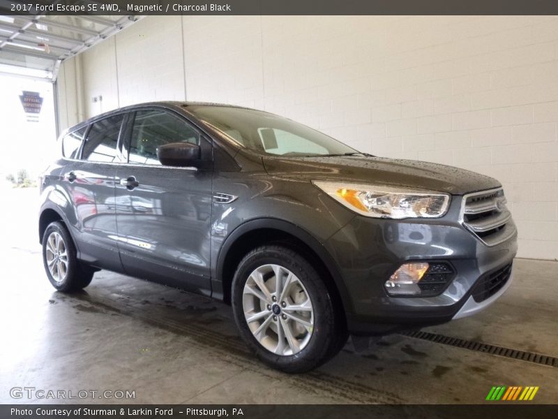 Magnetic / Charcoal Black 2017 Ford Escape SE 4WD