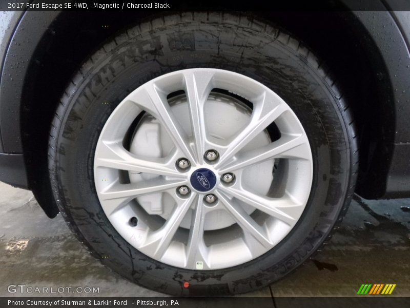 Magnetic / Charcoal Black 2017 Ford Escape SE 4WD
