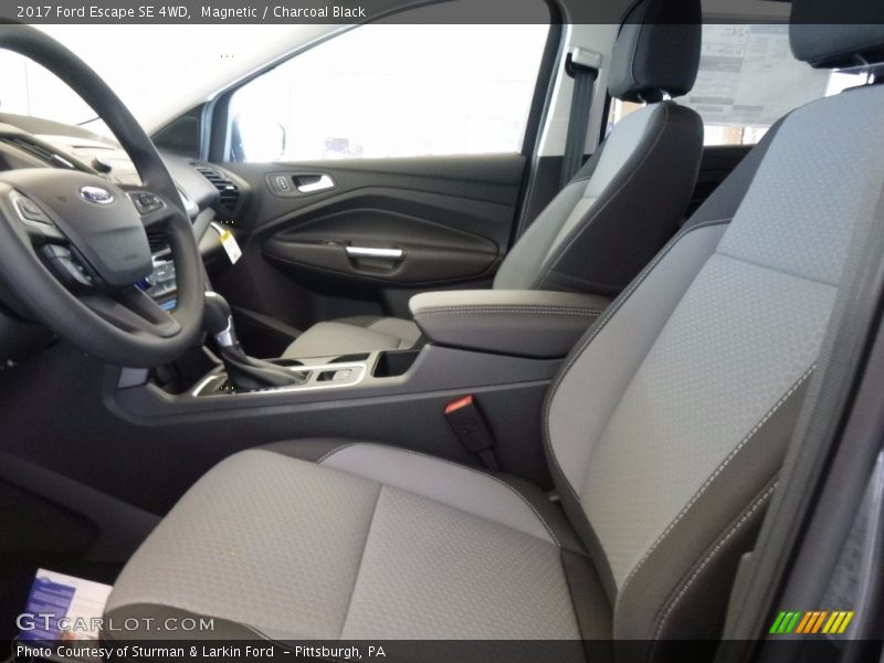 Magnetic / Charcoal Black 2017 Ford Escape SE 4WD
