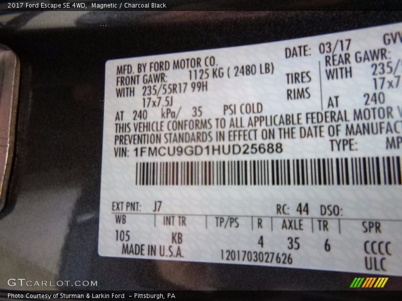 Magnetic / Charcoal Black 2017 Ford Escape SE 4WD