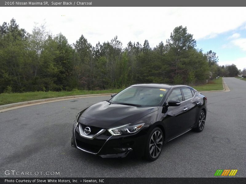 Super Black / Charcoal 2016 Nissan Maxima SR