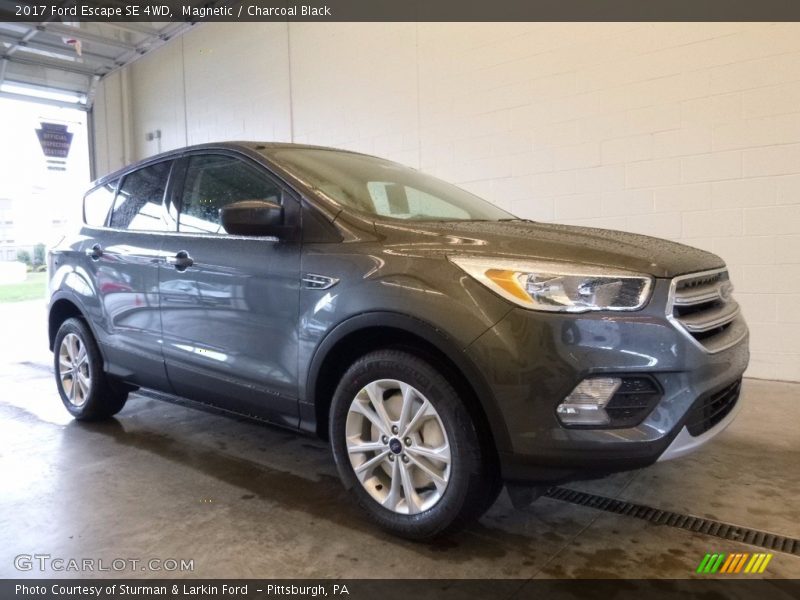 Magnetic / Charcoal Black 2017 Ford Escape SE 4WD