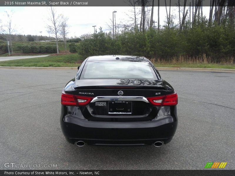 Super Black / Charcoal 2016 Nissan Maxima SR