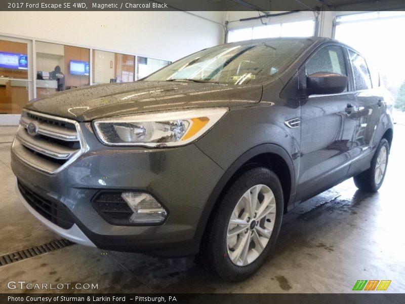 Magnetic / Charcoal Black 2017 Ford Escape SE 4WD