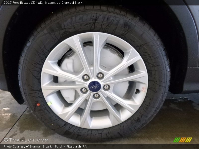 Magnetic / Charcoal Black 2017 Ford Escape SE 4WD