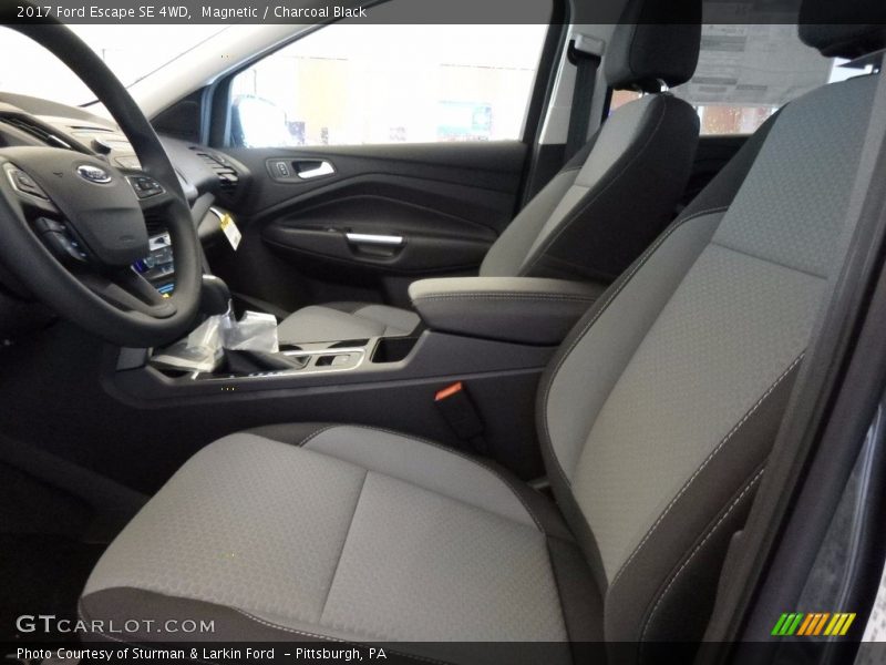 Magnetic / Charcoal Black 2017 Ford Escape SE 4WD